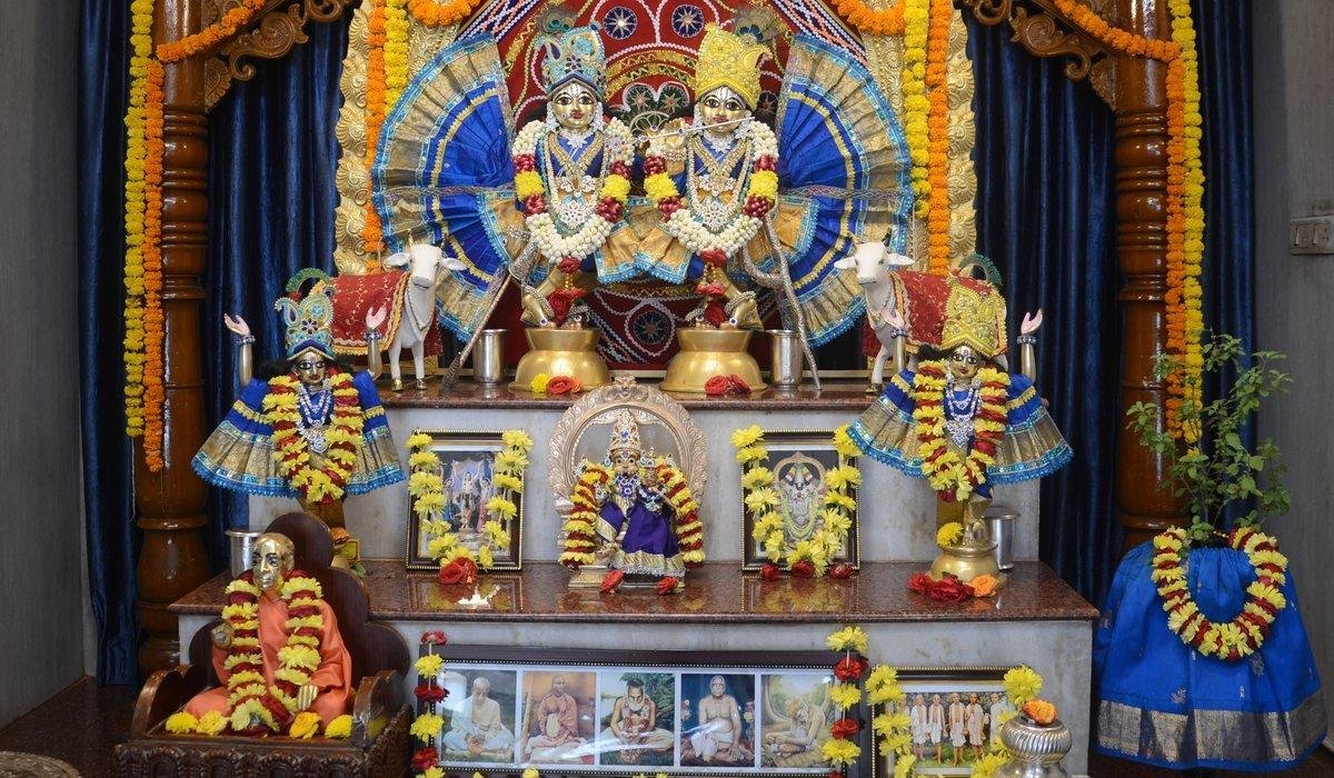 ಹೊಸದಾಗಿ ನಿರ್ಮಾಣಗೊಂಡಿರುವ ಹುಬ್ಬಳ್ಳಿಯ ISKCON ದೇವಾಲಯದಲ್ಲಿ ಶ್ರೀ ಶ್ರೀ ರಾಧಾ ಗೋವಿಂದ, ಜಗನ್ನಾಥ, ಬಲದೇವ ಹಾಗೂ ಸುಭದ್ರಾ ದೇವತೆಗಳ ಭವ್ಯ ಪ್ರತಿಷ್ಠಾಪನೆ.