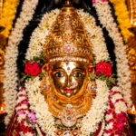 ಶಿವಮೊಗ್ಗದ ಶ್ರೀ ಕೋಟೆ ಮಾರಿಕಾಂಬಾ ದೇವಿಗೆ ಸಮರ್ಪಿಸಲಾದ ಚಿನ್ನದ ಮುಖವಾಡದ ದಿವ್ಯ ಅಲಂಕಾರ. ಕರ್ನಾಟಕದ ಪ್ರಸಿದ್ಧ ಶಕ್ತಿ ದೇವಾಲಯಗಳಲ್ಲಿ ಒಂದಾದ ಶ್ರೀ ಮಾರಿಕಾಂಬಾ ದೇವಿಯ ಭವ್ಯ ದರ್ಶನ.